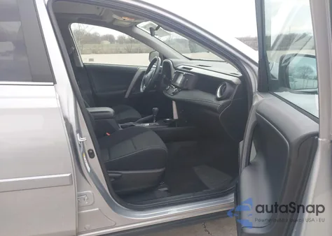 2017 Toyota Rav4 Xle z USA, uszkodzony, nr VIN 2T3RFREV1HW616019